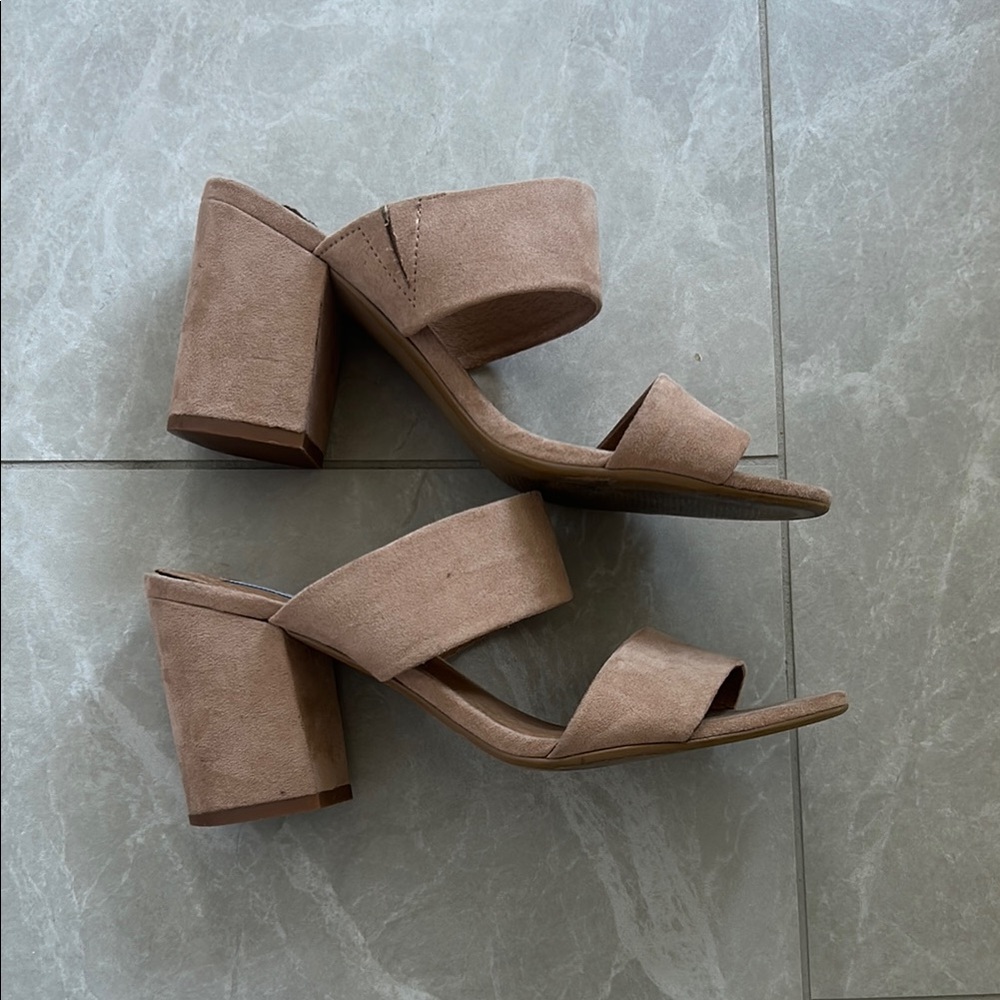 Steve Madden Tan Wedges with Sleek Design 3” heel